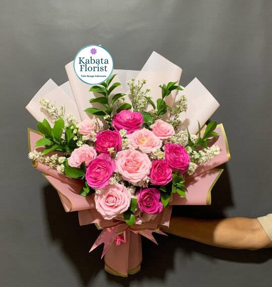 Hand bouquet mawar — Bekasi Jatiasih
