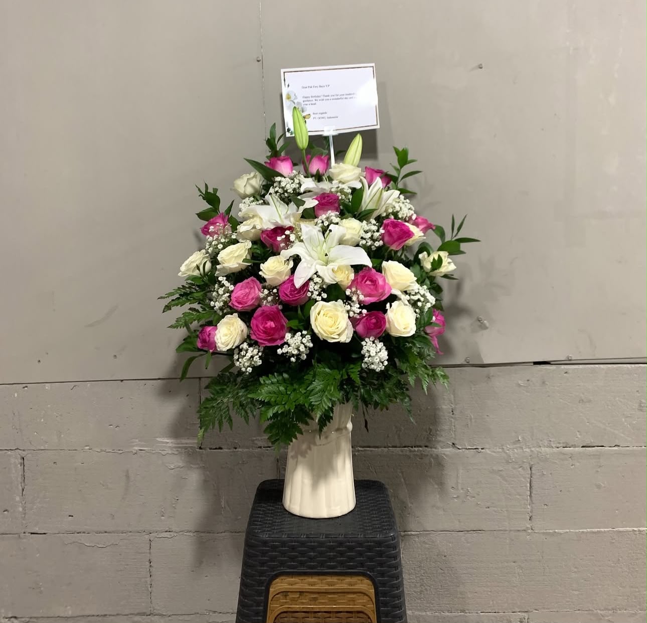 Bunga Vase Pink Putih Ceria Bekasi - Kabata Florist